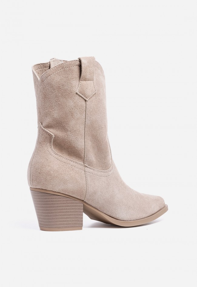 Botín cowboy de mujer Niko Amore de piel modelo 20192 en color taupe, de inspiración western y diseño atemporal.
