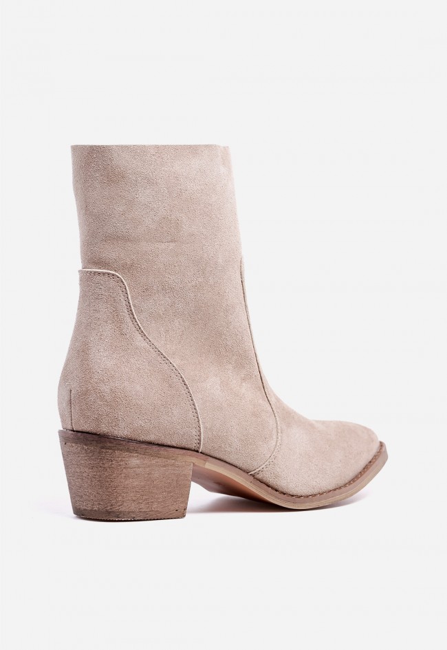 Botín cowboy de mujer en piel taupe Niko Amore 20193 – estilo campero cómodo y elegante