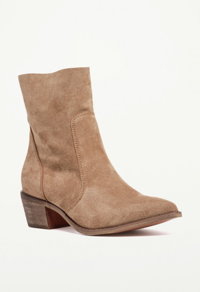 Botín cowboy de mujer en piel camel Niko Amore 20193 – estilo campero cómodo y elegante
