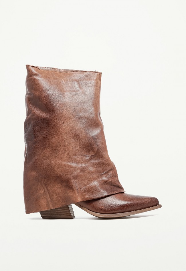 Bota cowboy de mujer en piel color cuero GLO Tex Sabry – estilo western cómodo y actual