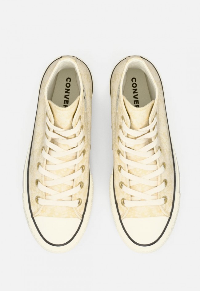 Converse Chuck Taylor All Star Lift de mujer – plataforma alta en golden view con estilo premium
