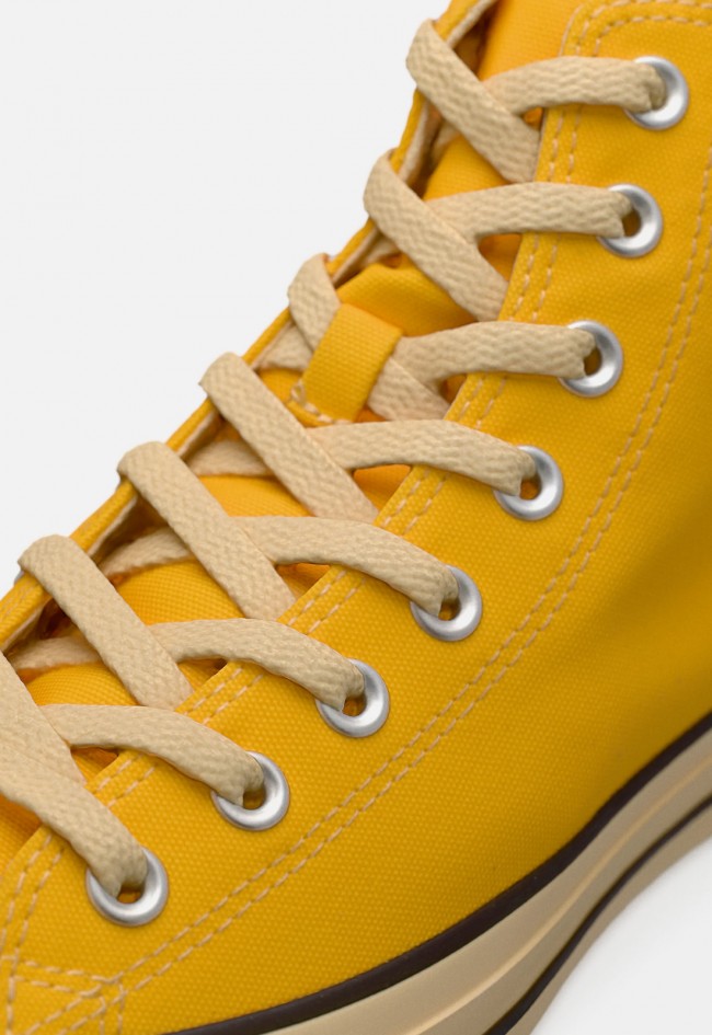 Zapatillas Converse Chuck Taylor All Star Tonal – icono clásico en versión color distintivo