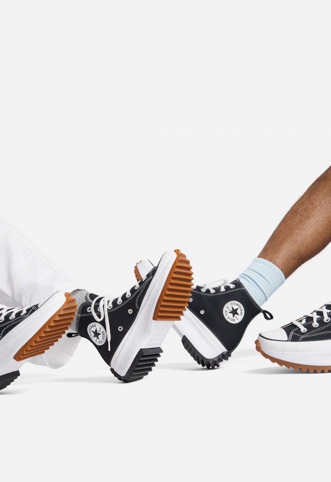 Deportivo de mujer negro Converse run star hike canvas platform -black/white/gum