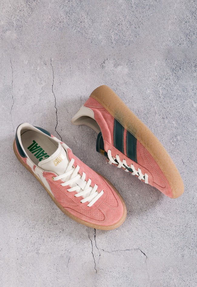 Zapatillas retro Caval Forest Berry – sneakers vintage con diseño asimétrico y estilo urbano