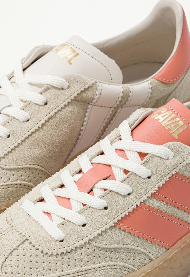Zapatillas retro Caval Rocky Flame – sneakers vintage asimétricas con carácter urbano