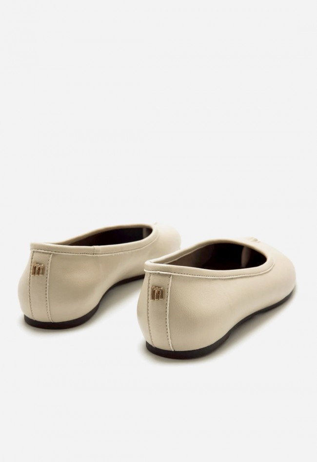Bailarina Mustang Tabatha Mujer Vegana Blanco Roto – Diseño Tabi Minimalista