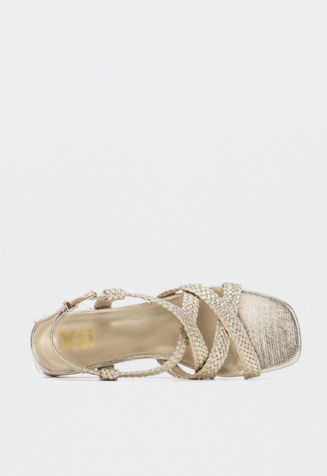Sandalia Xti 14525901 oro mujer – sandalia multitiras con tacón bajo metalizado