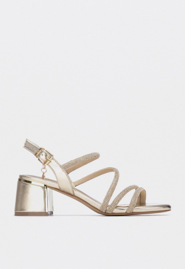 Sandalia Xti 14526001 oro mujer – sandalia multitiras con strass y tacón bajo metalizado