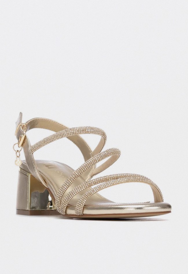 Sandalia Xti 14526001 oro mujer – sandalia multitiras con strass y tacón bajo metalizado