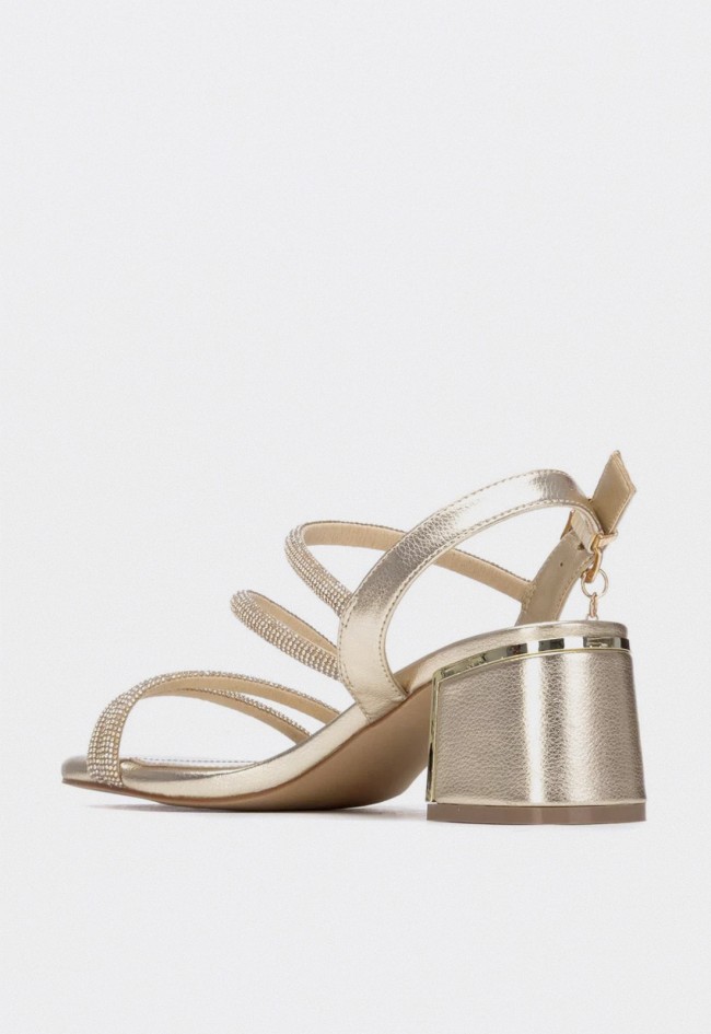 Sandalia Xti 14526001 oro mujer – sandalia multitiras con strass y tacón bajo metalizado