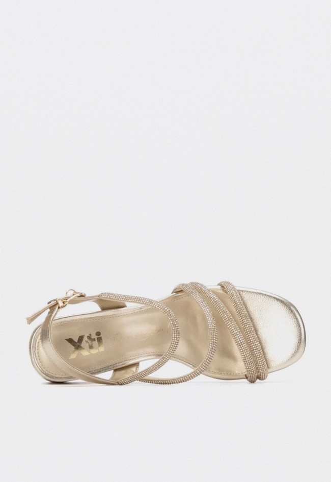 Sandalia Xti 14526001 oro mujer – sandalia multitiras con strass y tacón bajo metalizado