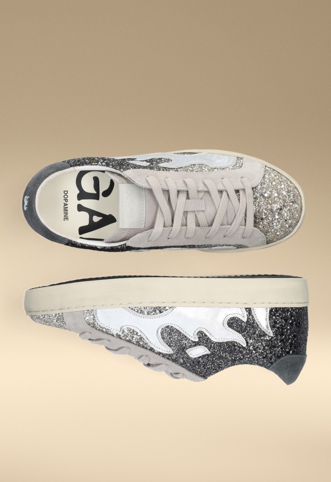 Zapatillas GAMIN Dopamine mujer glitter negro y plata – sneaker premium con llama plateada