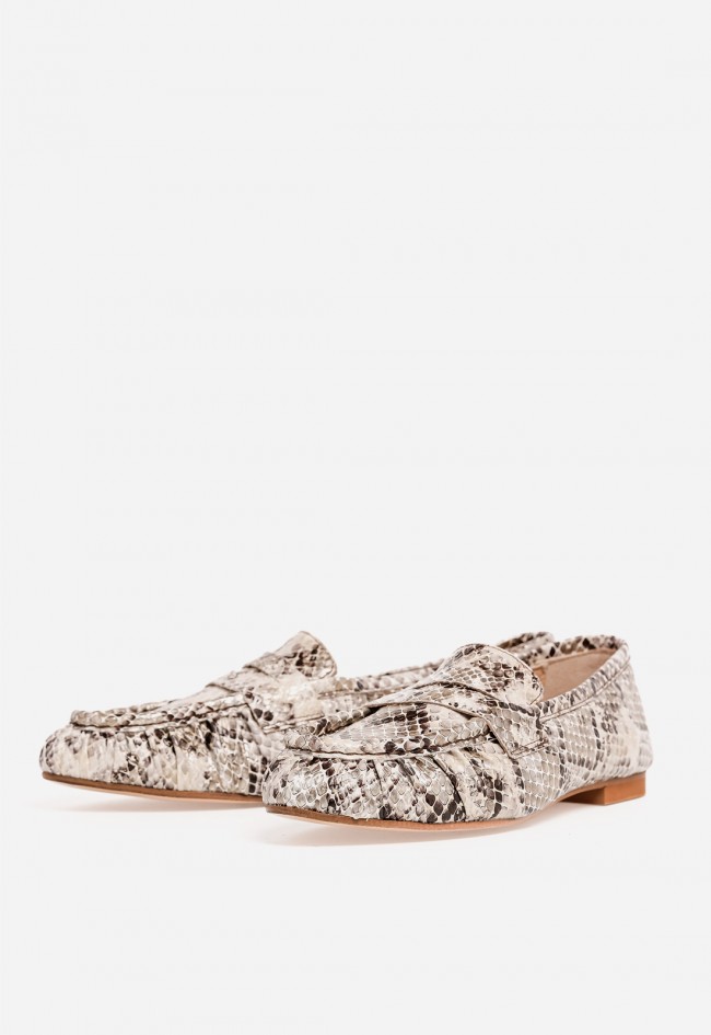 Zapato mocasín mujer Glo Anzia 2541 efecto serpiente – mocasín cómodo y elegante
