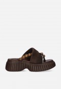 Sandalias Exé Maggie 773 marrón con plataforma, estilo urbano y tendencia verano mujer