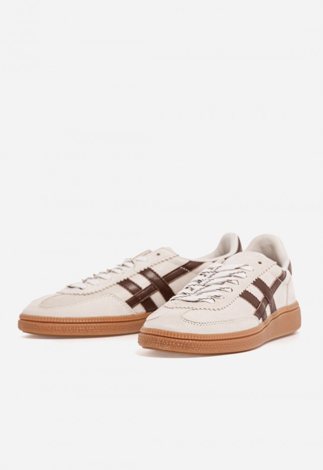 Zapatillas Why Pink M6045 color arena estilo retro, casual cómodas para uso diario
