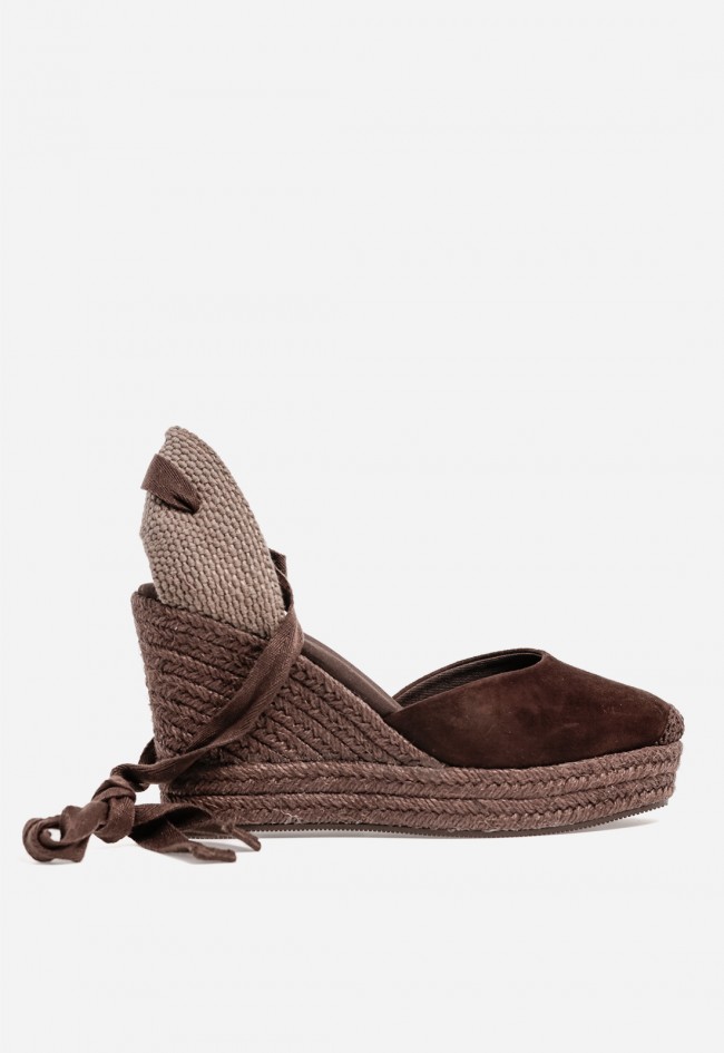 Alpargatas Why Pink M6341 color moka con cuña de esparto y lazos, estilo verano mujer