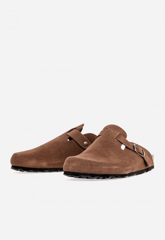 Zueco de hombre VAS 355 en piel marrón – comodidad natural y estilo casual