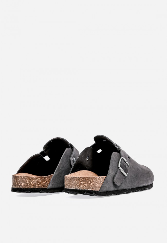 Zueco de hombre VAS 355 en piel gris – confort urbano y estilo actual