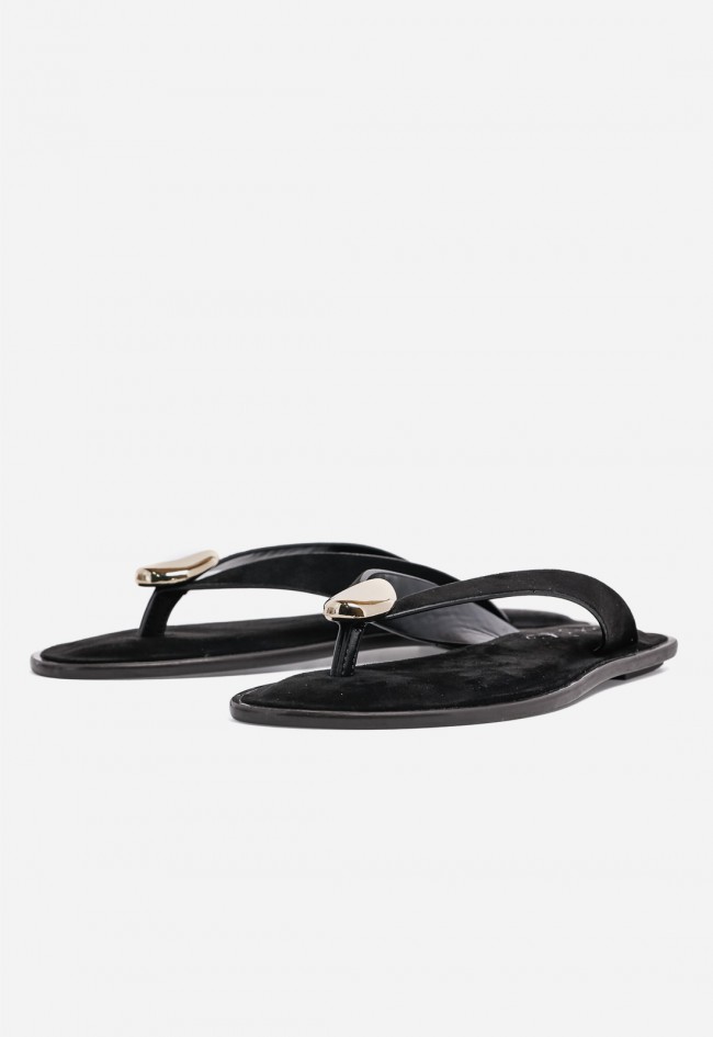 Sandalia de mujer Why Pink? M6445 negra con detalle metálico trendy