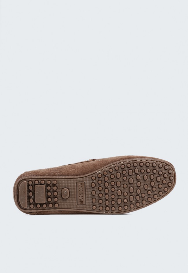 Mocasín náutico de piel serraje marrón para hombre — estilo casual y confort ligero Benson 83611