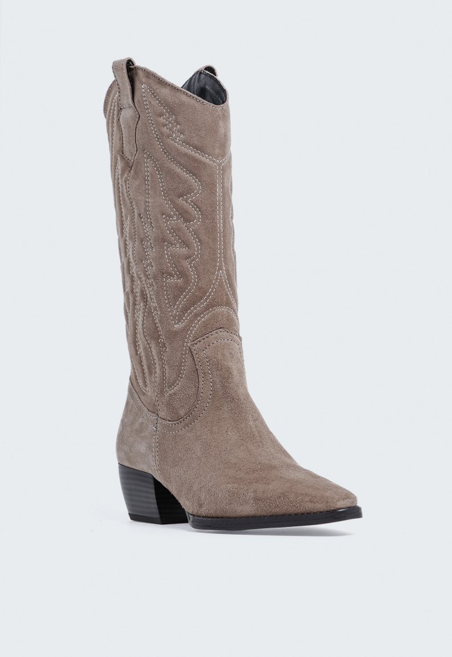 Bota cowboy de piel GLO Suevia 7477 color arena: actitud western y estilo irresistible