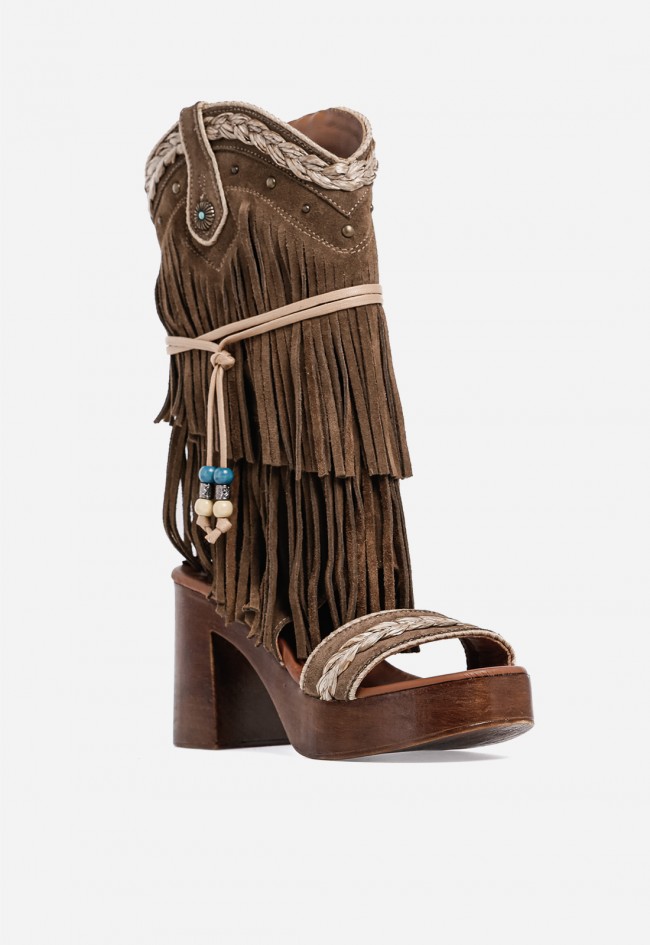 Sandalia boho Nemonic 2098 en piel color cuero: espíritu libre con tacón de impacto