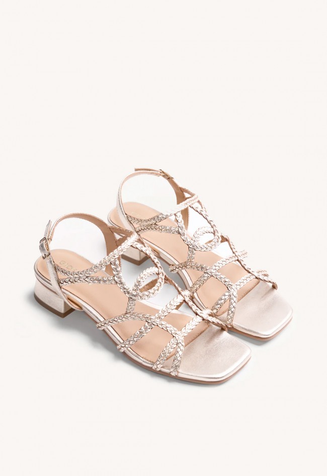 Sandalias Gioseppo Bilice de piel trenzada metalizada: brillo sofisticado y elegancia artesanal