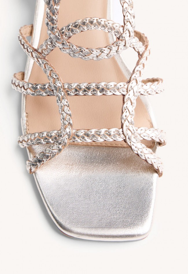 Sandalias Gioseppo Bilice de piel trenzada metalizada: brillo sofisticado y elegancia artesanal