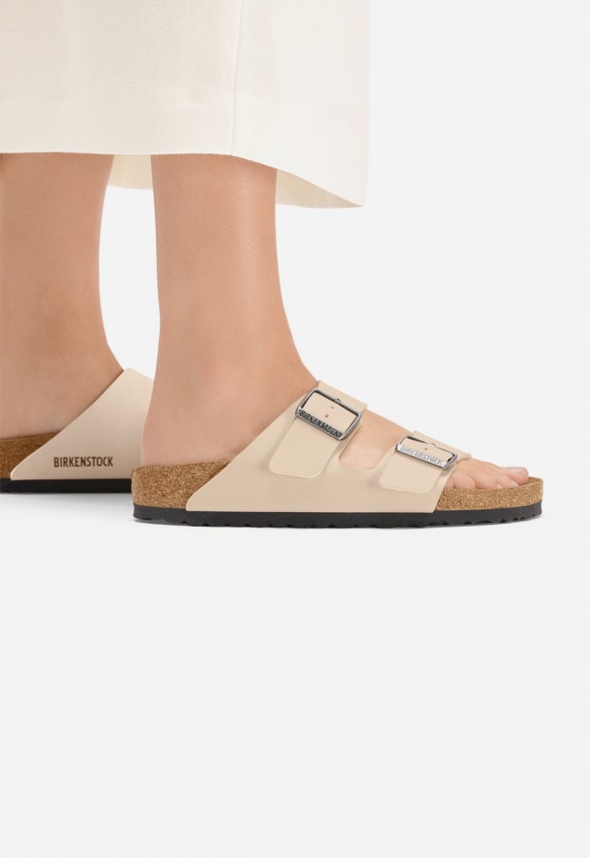 Sandalias Birkenstock Arizona Birko-Flor beige: icono comfy minimalista para un verano effortless