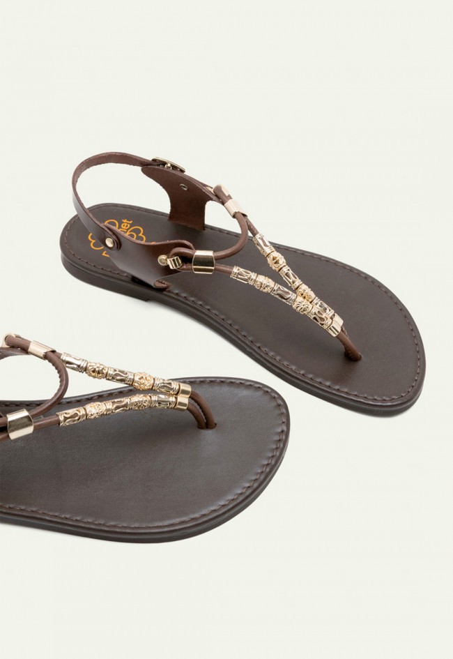 Sandalia esclava de piel moka Porronet Ada – elegancia boho que estiliza cada paso