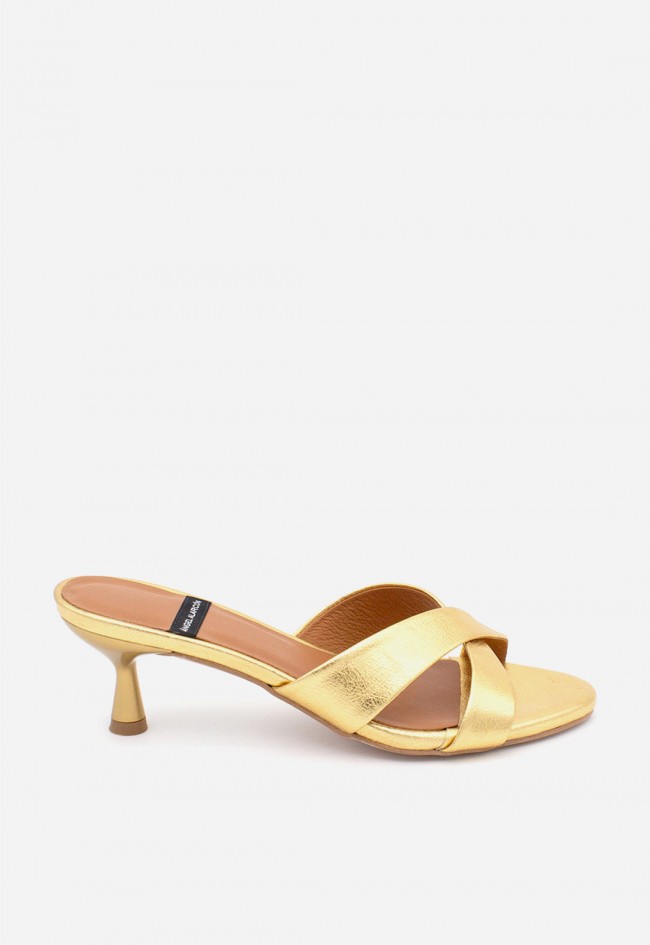 Mules dorados de tacón medio Ángel Alarcón Elodia: elegancia sofisticada y comodidad para cada ocasión