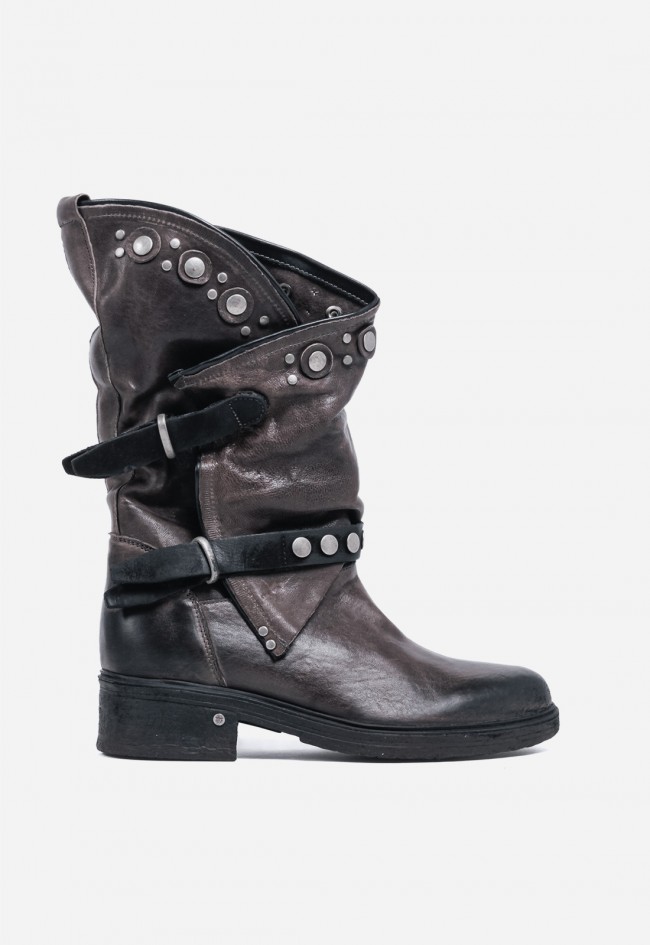 Bota motera mujer piel asfalto con tachuelas y hebillas – estilo rockero urbano GLO venezia 36004
