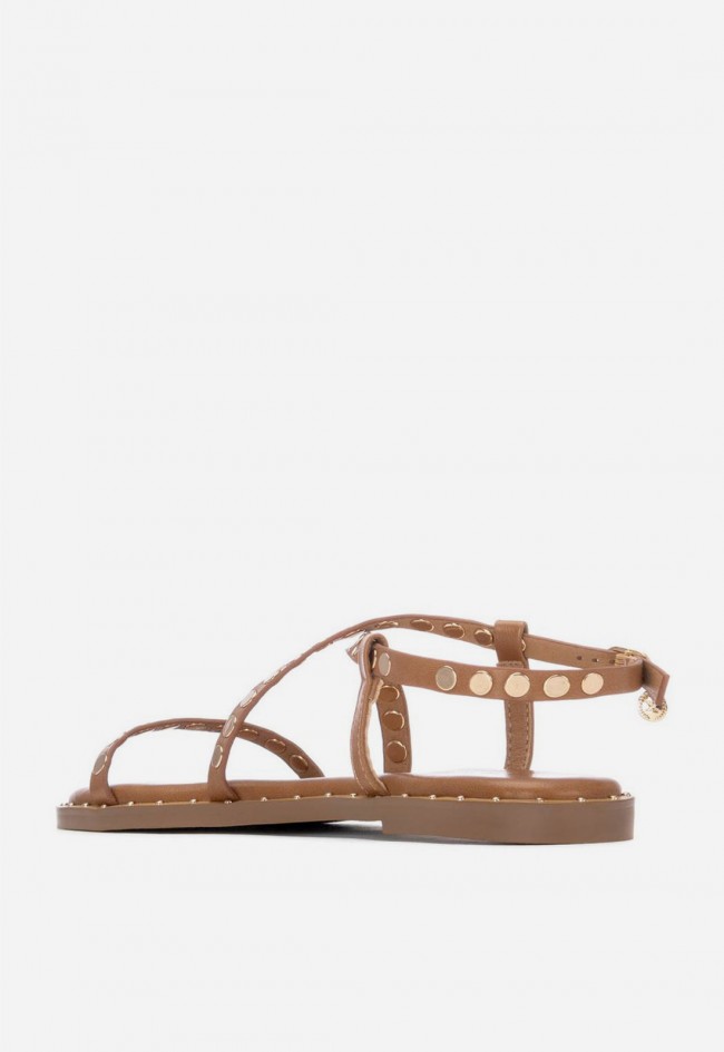 Sandalias planas de mujer Xti con tachuelas: estilo trendy y comodidad para diario