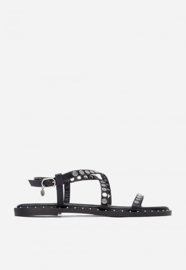 Sandalias planas negras Xti con tachuelas: estilo versátil y tendencia para diario