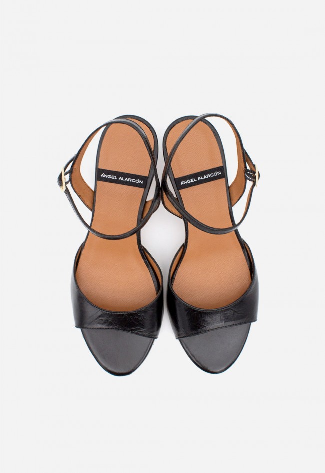 Sandalia mujer negra de piel con pulsera al tobillo Ángel Alarcón ELVIRA – elegante y cómoda