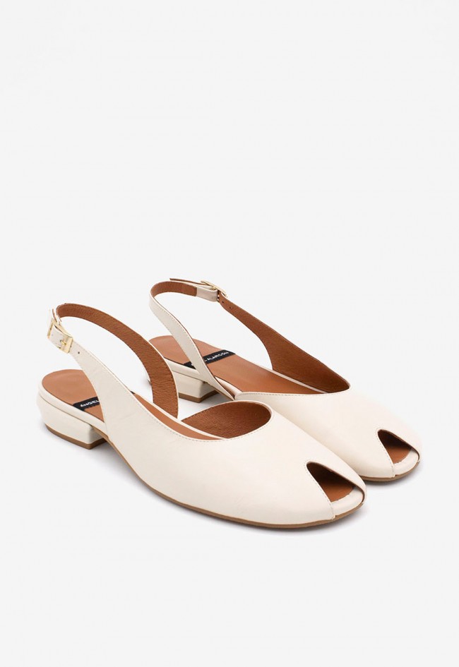 Zapato destalonado de mujer color hielo Ángel Alarcón 26060-220a – elegancia minimalista para eventos