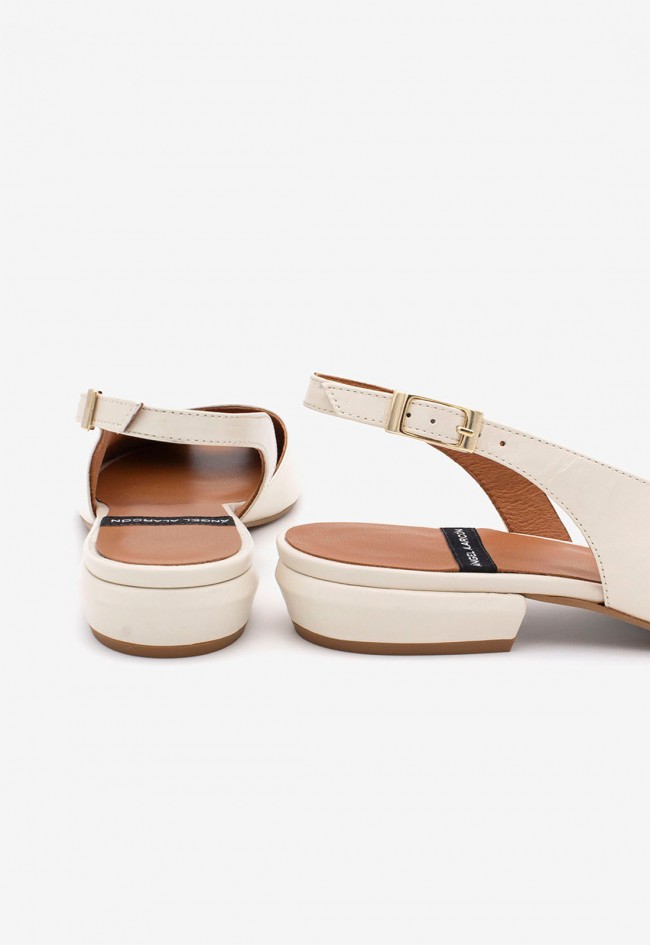 Zapato destalonado de mujer color hielo Ángel Alarcón 26060-220a – elegancia minimalista para eventos