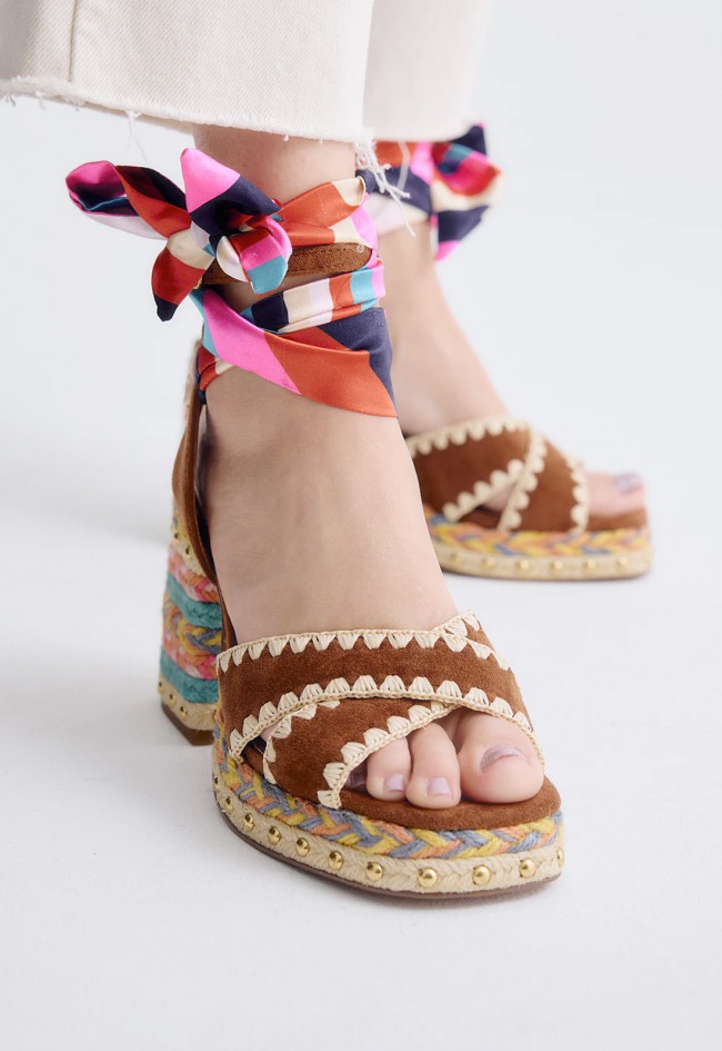 Sandalia multicolor con pañuelo al tobillo EXE HAVANA-448 ROPE TAN MULTI – estilo invitada con personalidad