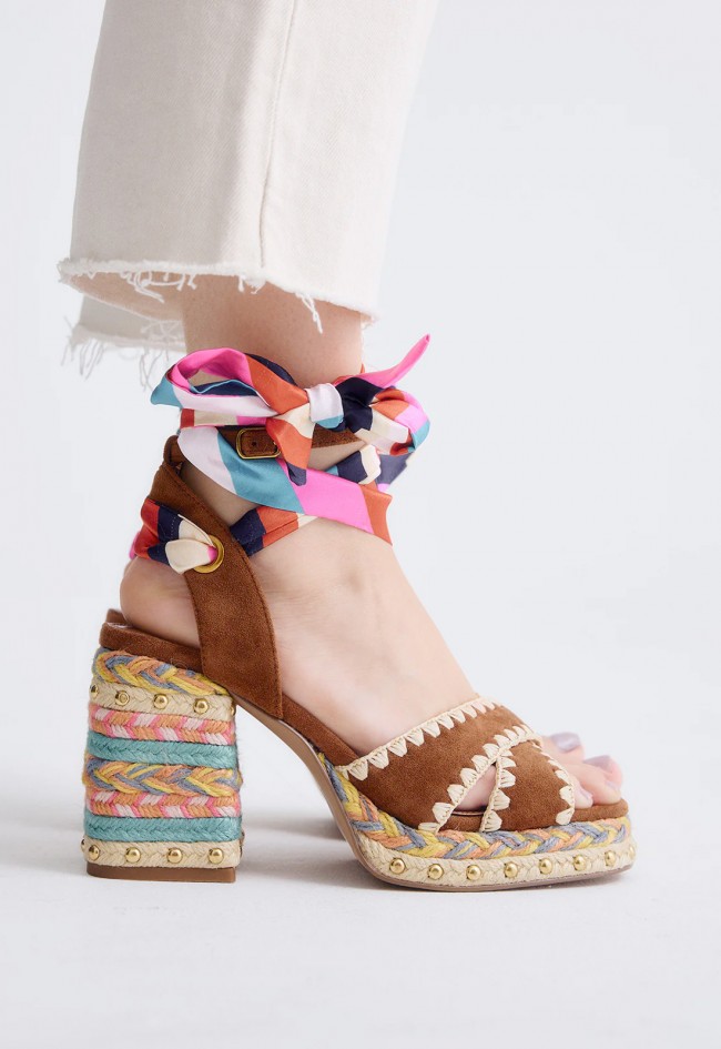 Sandalia multicolor con pañuelo al tobillo EXE HAVANA-448 ROPE TAN MULTI – estilo invitada con personalidad