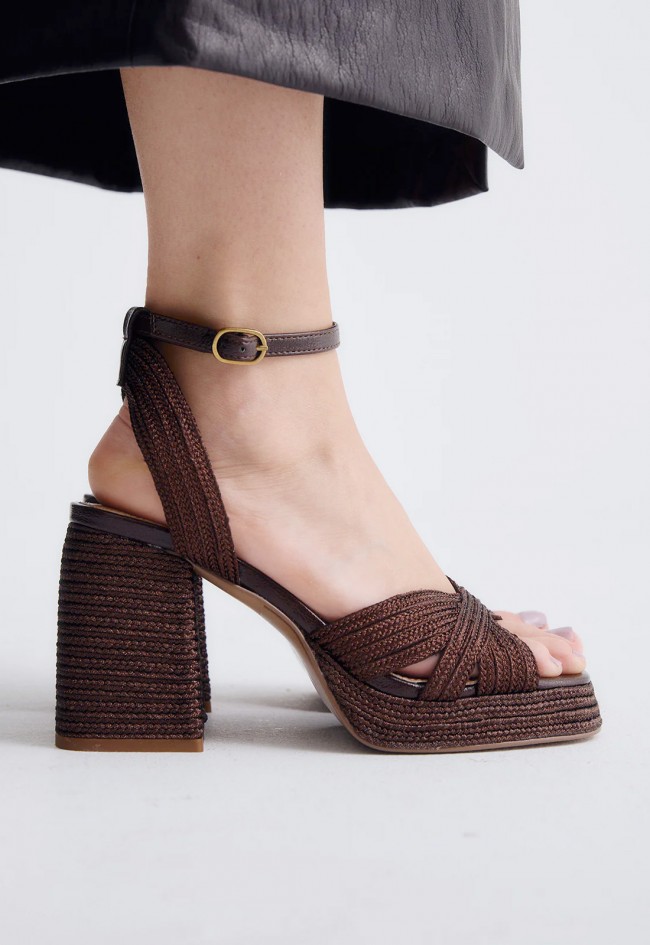 Sandalia marrón de cuerda con plataforma EXE HAVANA-309 ROPE BROWN – elegancia natural y tendencia