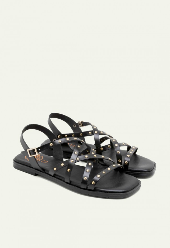 Sandalia plana negra con tachuelas doradas Porronet Blair 3223 – estilo artesanal y cómodo