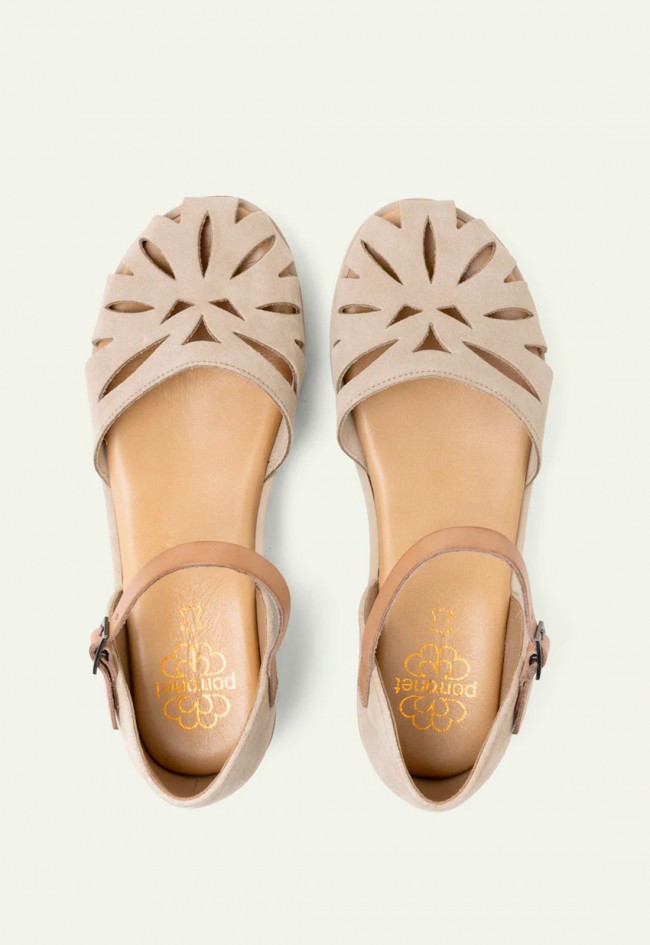 Sandalia cangrejera de serraje taupe arena Porronet Bruna – confort artesanal y estilo natural