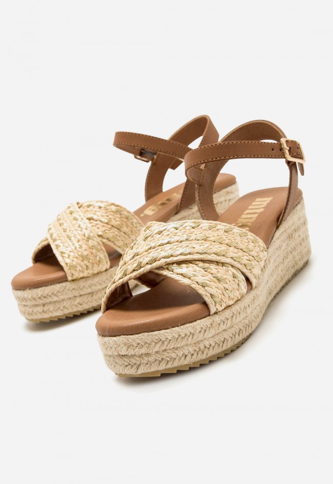 Sandalia de cuña Mustang Lita vainilla y marrón – confort vegano y estilo natural