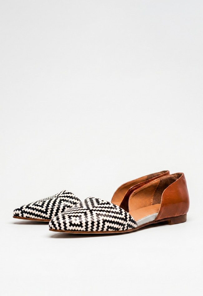 Zapato de piel GLO Caterin con estampado geométrico – diseño trendy y estilo sofisticado