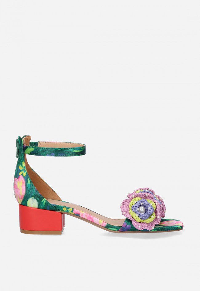 Sandalia floral verde con flores EXÉ CAPRI-400 – romanticismo chic y estilo único