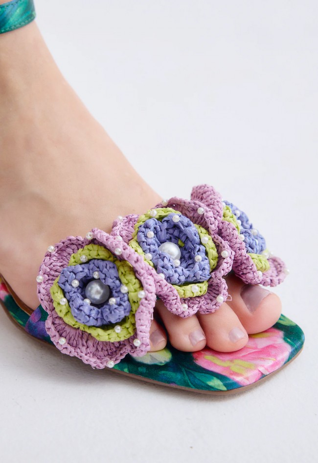 Sandalia floral verde con flores EXÉ CAPRI-400 – romanticismo chic y estilo único