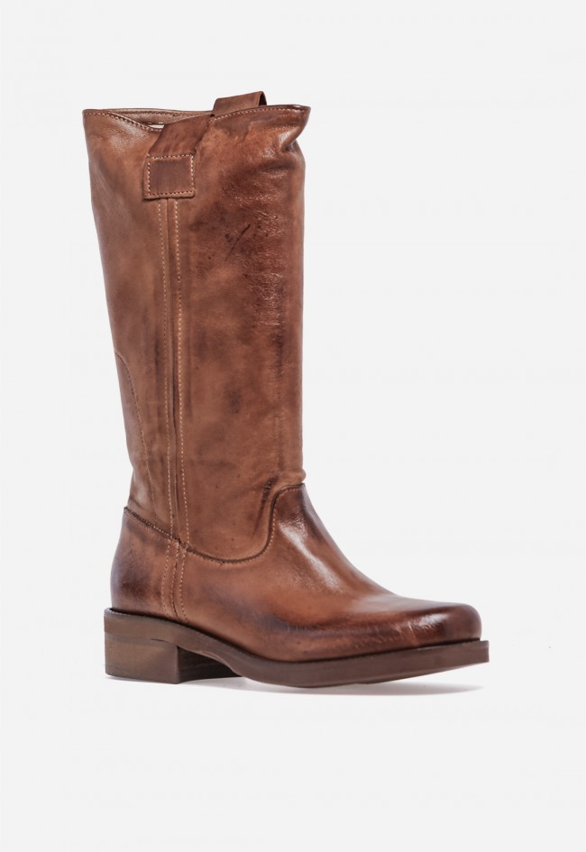 Bota biker de piel color cuero GLO 13702 – estilo atemporal y carácter urbano