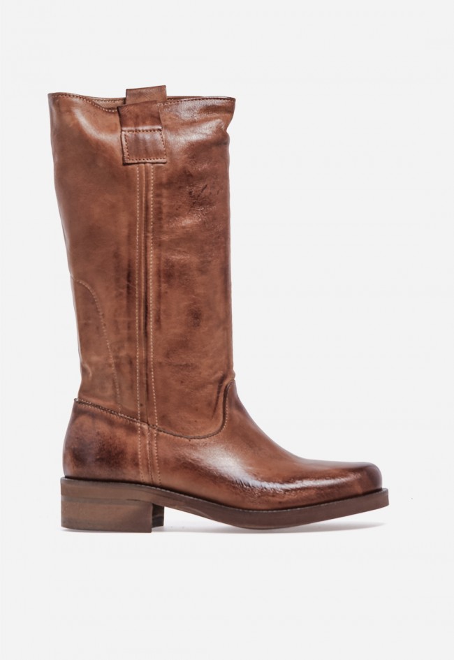 Bota biker de piel color cuero GLO 13702 – estilo atemporal y carácter urbano