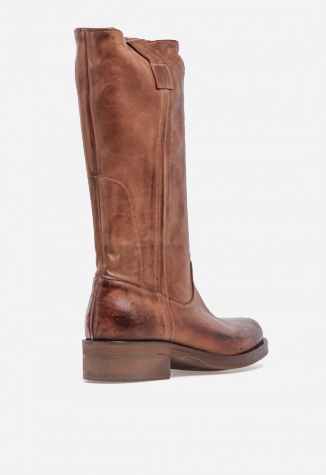 Bota biker de piel color cuero GLO 13702 – estilo atemporal y carácter urbano