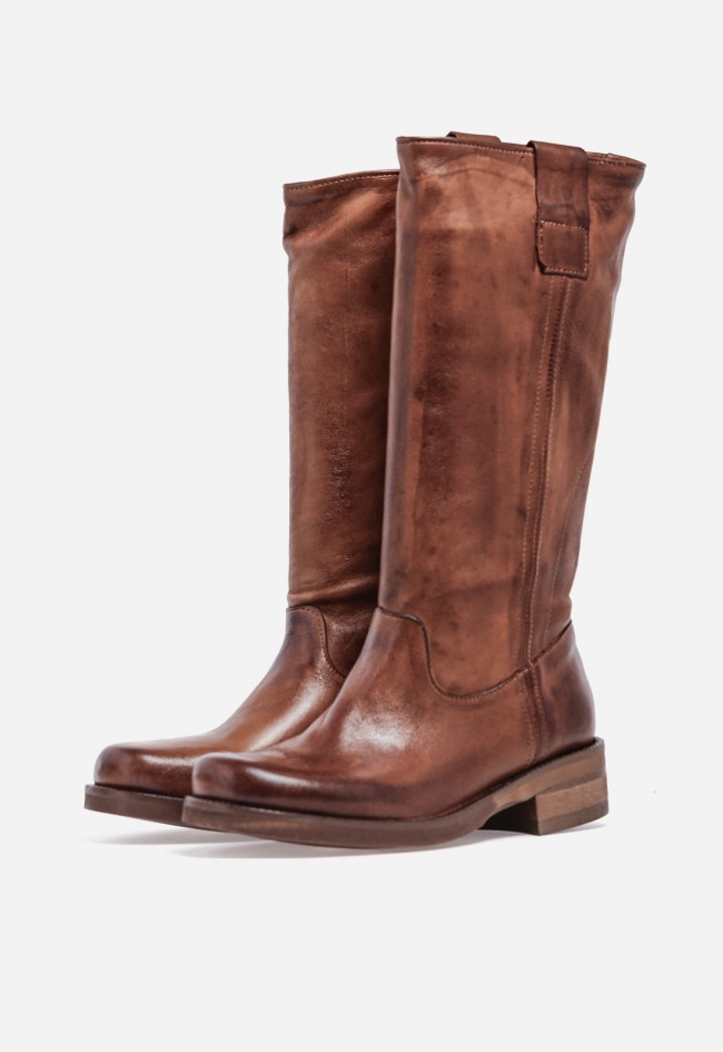 Bota biker de piel color cuero GLO 13702 – estilo atemporal y carácter urbano